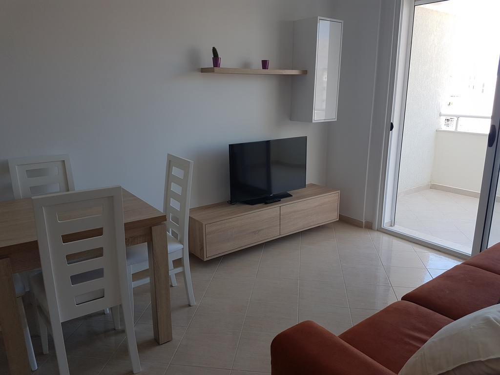 Flori Beach Apartment Radhimë المظهر الخارجي الصورة