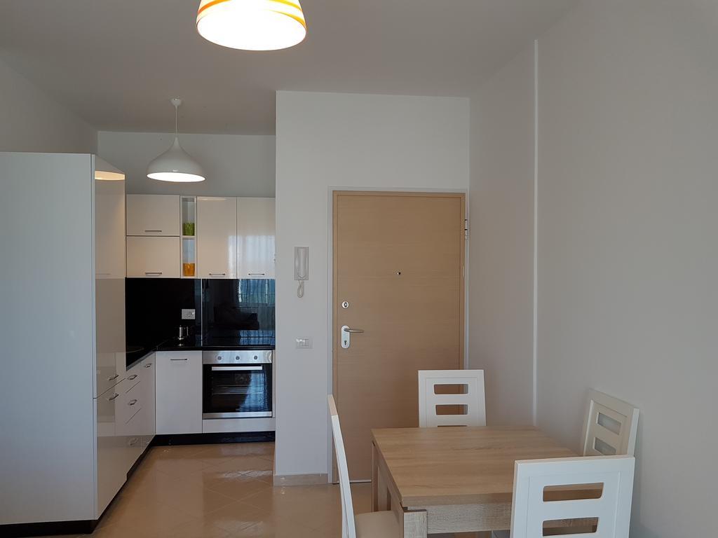 Flori Beach Apartment Radhimë المظهر الخارجي الصورة