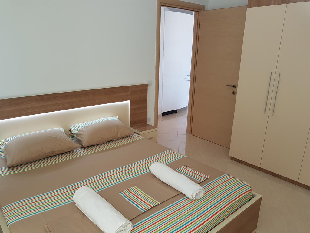 Flori Beach Apartment Radhimë المظهر الخارجي الصورة