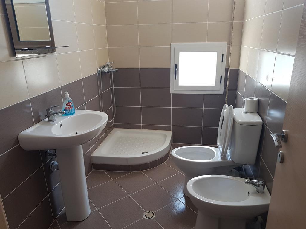 Flori Beach Apartment Radhimë الغرفة الصورة