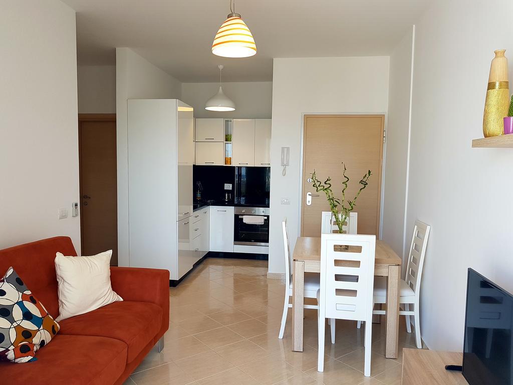 Flori Beach Apartment Radhimë المظهر الخارجي الصورة